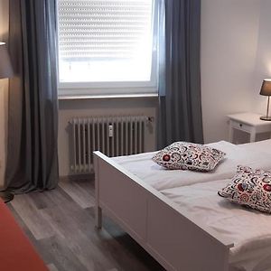 Zimmer mit Kingsize-Bett