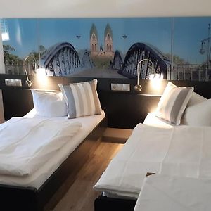 Zimmer mit zwei Einzelbetten